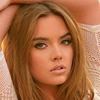 Lauren Hanley Nahé