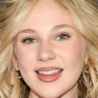 Lily Brooks O’Briant Nahé