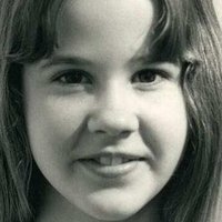 Linda Blair Nahé