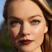 Lindsay Ellingson Nahé