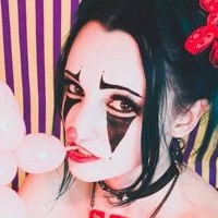 Lydia Wilts Clown Nahé