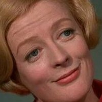 Maggie Smith Nahé