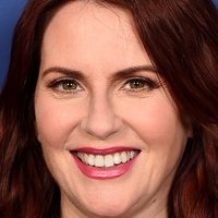 Megan Mullally Nahé