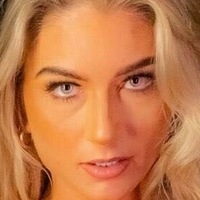 Megan Mullins / megmullinss / meganskyblue Nahé