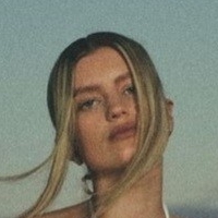 Mia Healey Nahé
