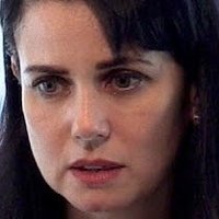 Mia Kirshner Nahé