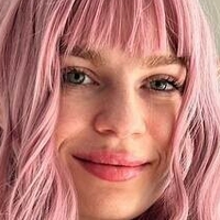 milana_wood Nahé