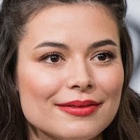 Miranda Cosgrove Nahé