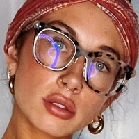Molly Dixx Nahé