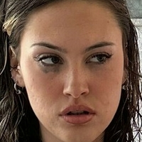 mollyriley Nahé
