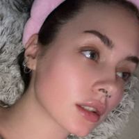 naked.hugs aka Sam Nahé