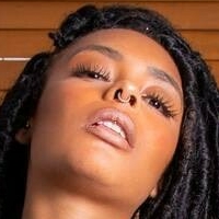 Nefertiti Nahé