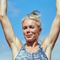 Nell McAndrew Nahé