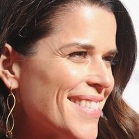 Neve Campbell Nahé