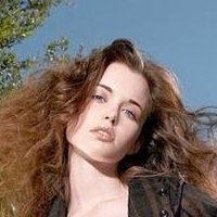 Nicole Linkletter Nahé
