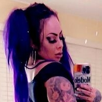 nikkithepiercer Nahé