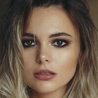 Oktyabrina Maximova Nahé