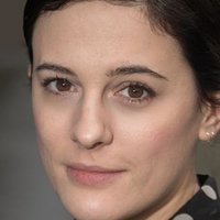 Phoebe Fox Nahé