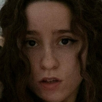 red.witchh Nahé