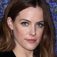 Riley Keough Nahé