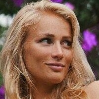 Rosie Van Nahé