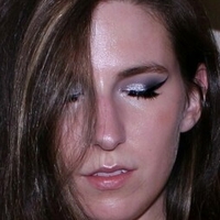 Sarah Ashley V Nahé