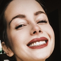 Sasha Shenderey Nahé