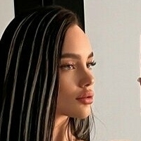Sasherraa / Alexandra Nahé