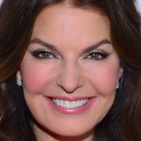 Sela Ward Nahé