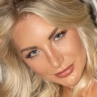 Shayna Holt Nahé