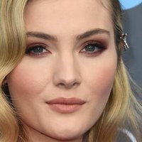 Skyler Samuels Nahé
