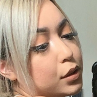 Steph Naomi Nahé