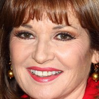 Stephanie Beacham Nahé
