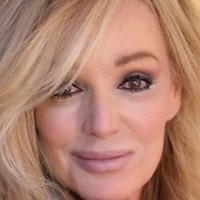 Susan Anton Nahé