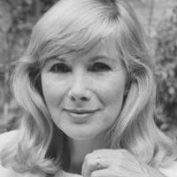 Susan Hampshire Nahé