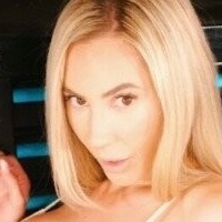 thelauraskyeofficial Nahé