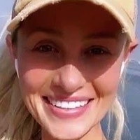 Tomi Lahren Nahé