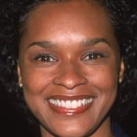 Victoria Dillard Nahé