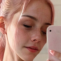 Violet Sterling AI Nahé