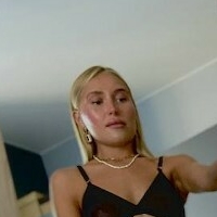 Winona Riley Nahé