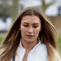 Zara McDermott Nahé